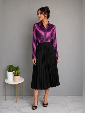 DUE per DUE Collection Satin Button-Down Blouse in Magenta Chevron